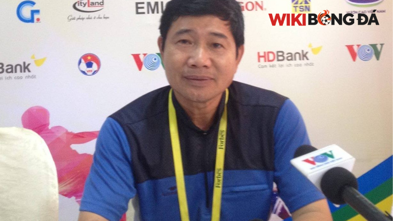 BLV Anh Ngọc mang đến một phong cách bình luận chững chạc