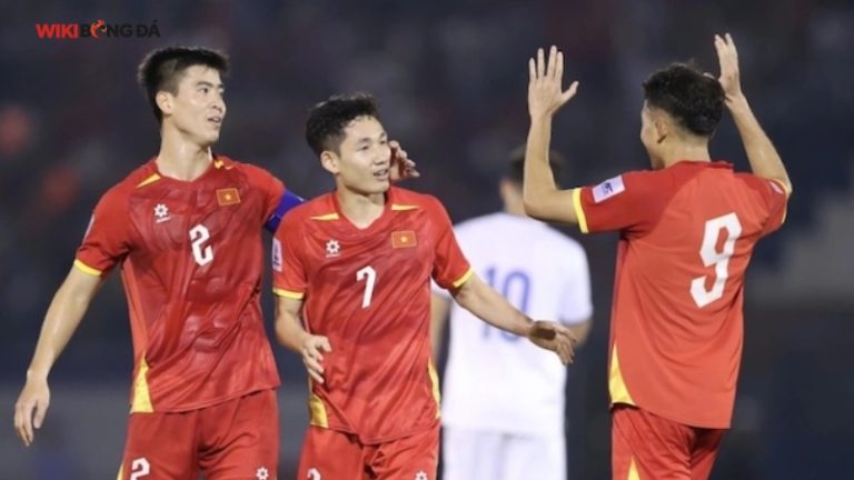 cầu thủ mang áo số 7 của việt nam