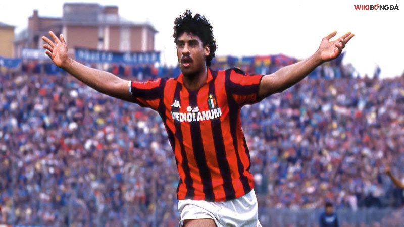 Thăng hoa với AC Milan với áo số 8