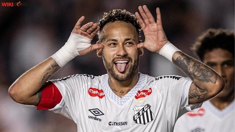 Neymar đã trở lại thi đấu cho CLB Santos
